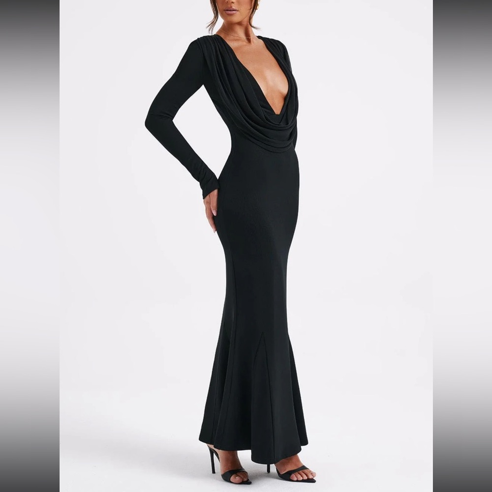 Chic Black Long Sleeve Gown